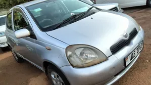 Toyota Vitz 2004 Silver