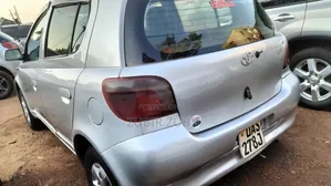Toyota Vitz 2004 Silver