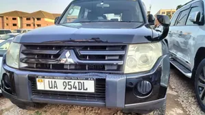 Mitsubishi Pajero 2011 Black