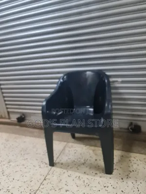 Mylah Plastic Chairs Plastic Chairs