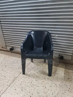 Mylah Plastic Chairs Plastic Chairs