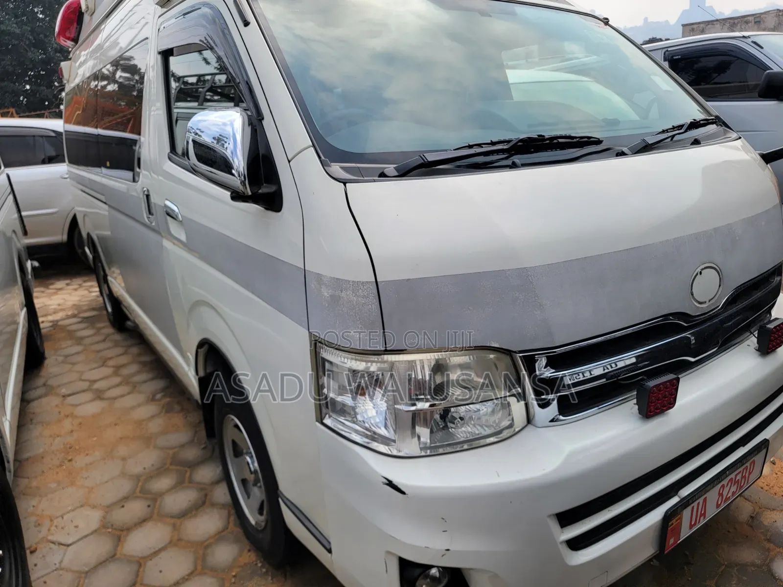 Toyota HiAce 2013 White