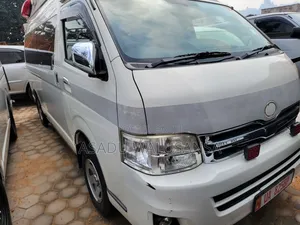 Toyota HiAce 2013 White