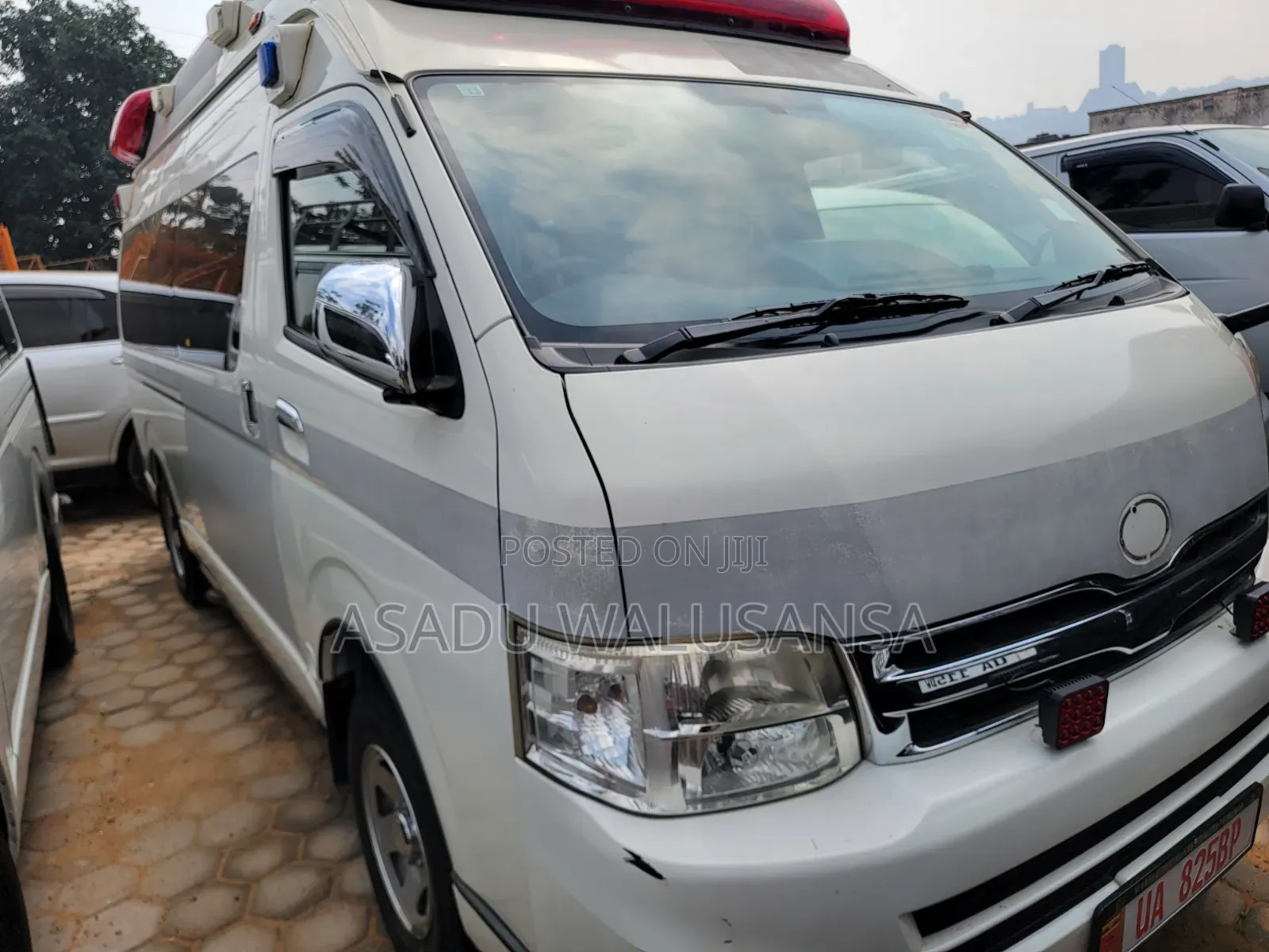 Toyota HiAce 2013 White