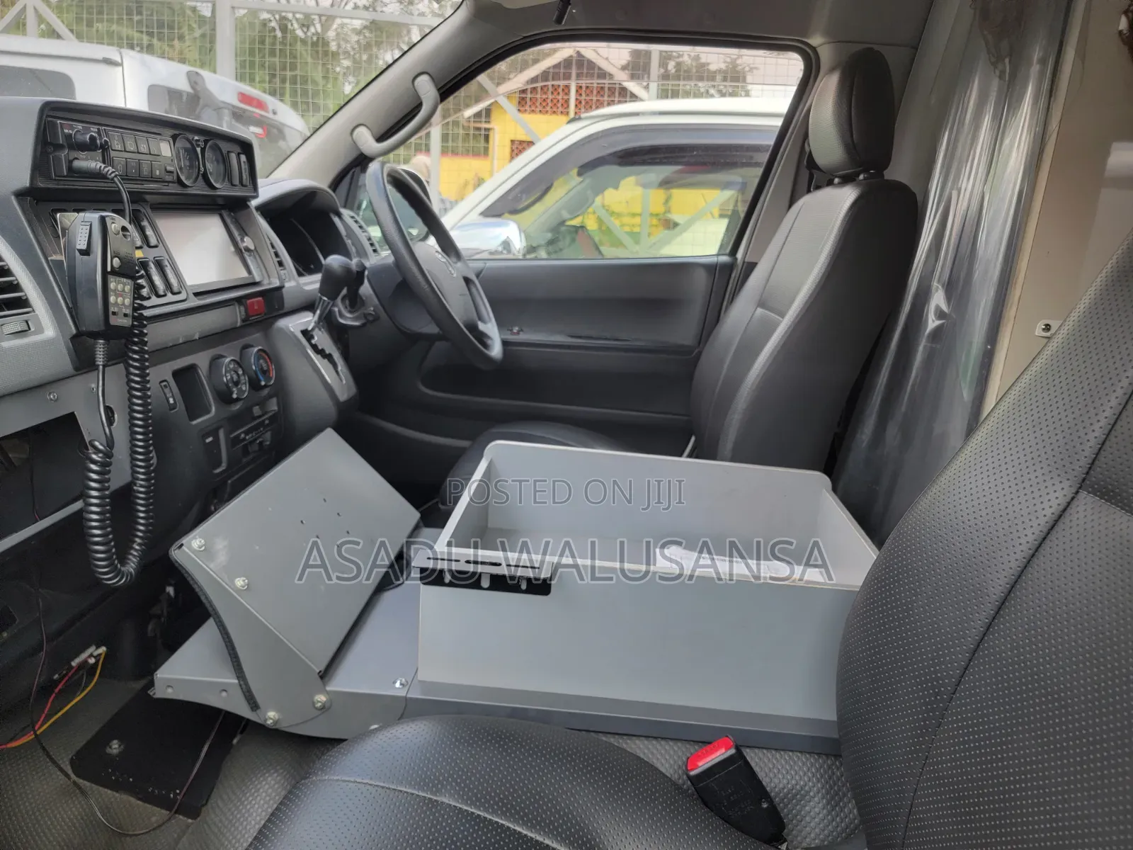 Toyota HiAce 2013 White