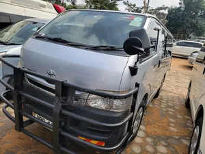 Toyota HiAce 2012 Silver