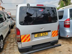 Toyota HiAce 2012 Silver