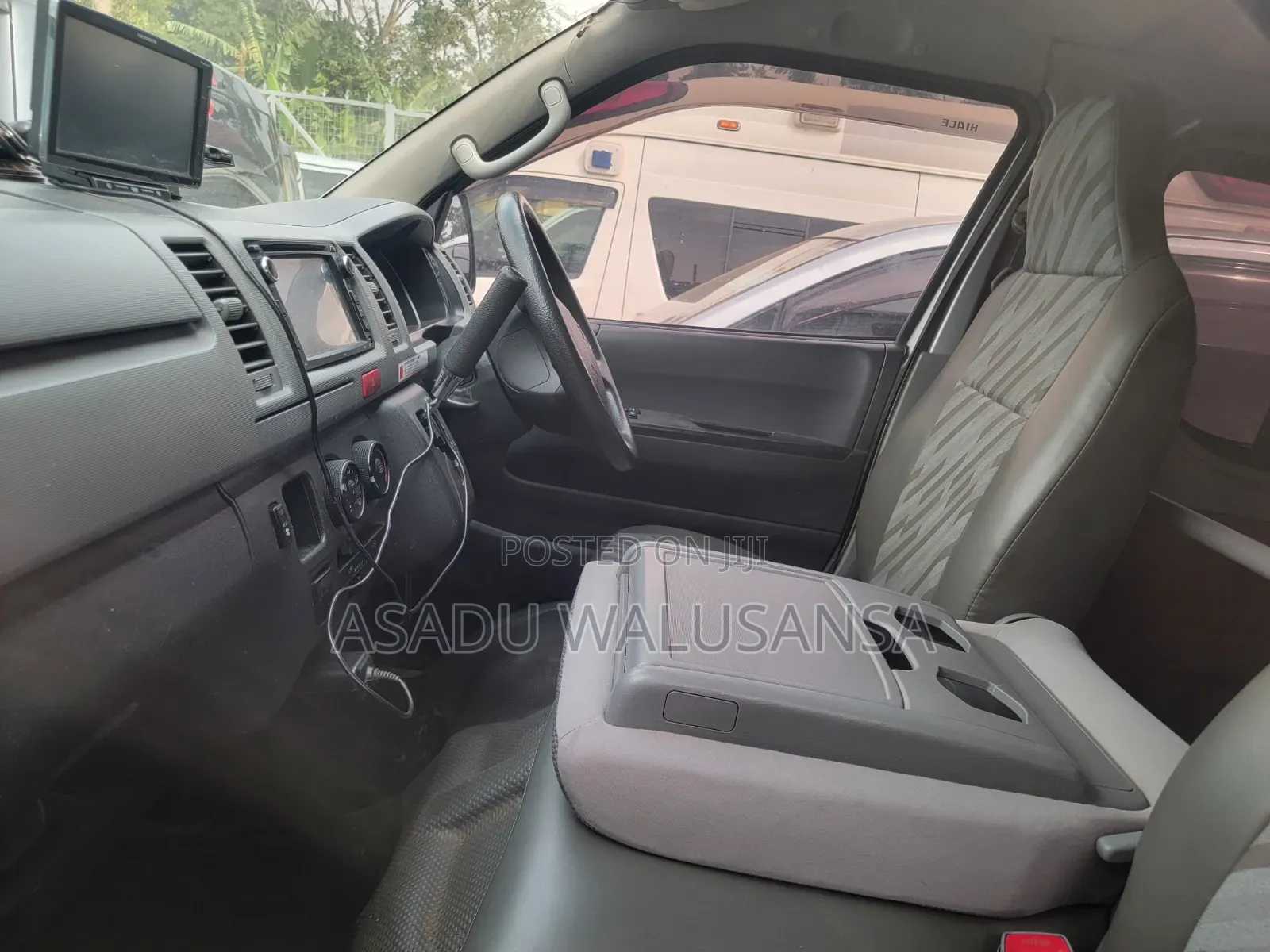 Toyota HiAce 2012 Silver