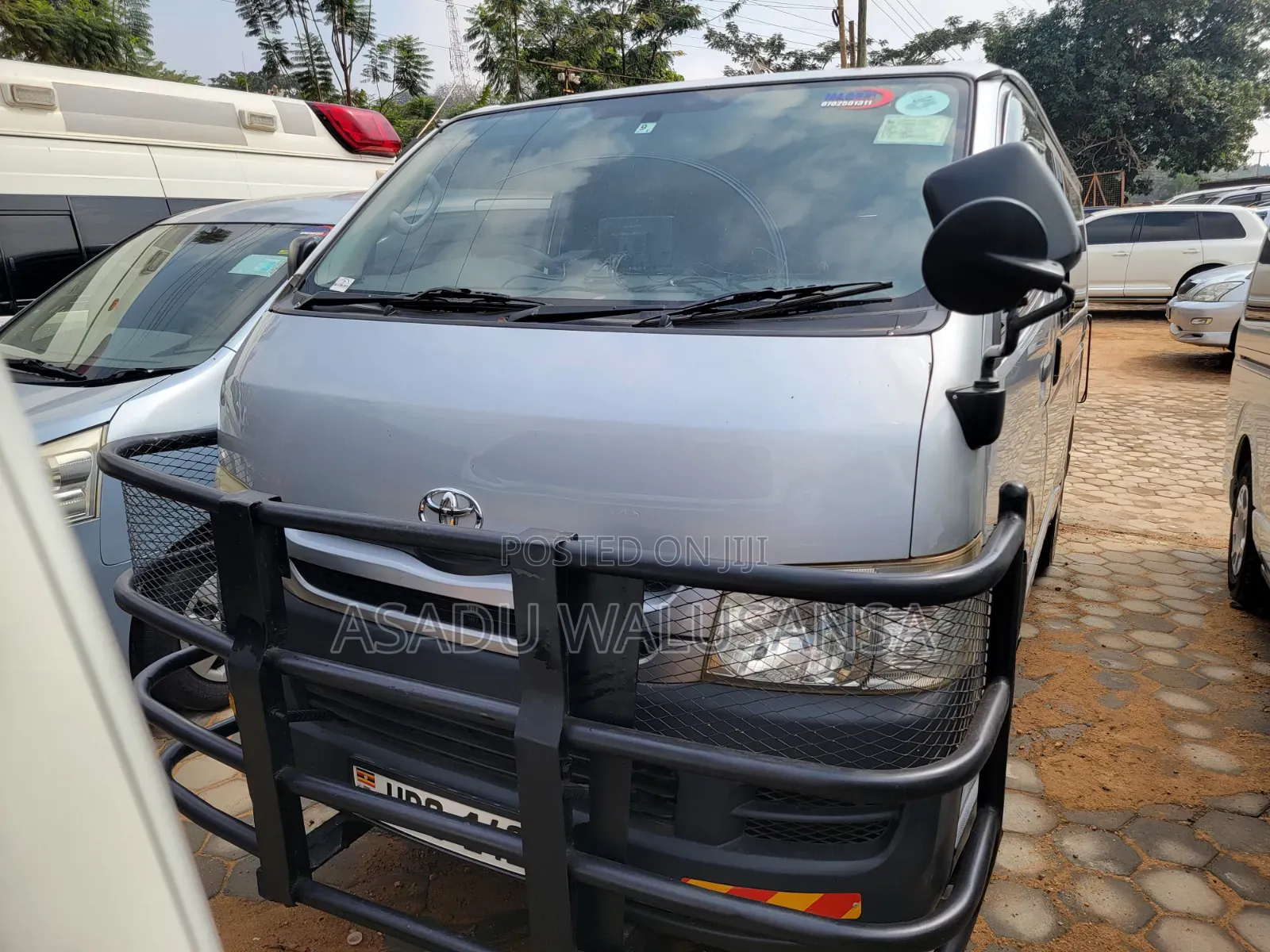 Toyota HiAce 2012 Silver
