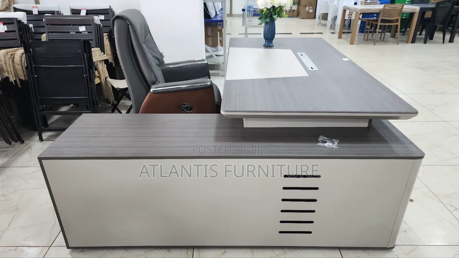 Executive Workers Desk With Chair