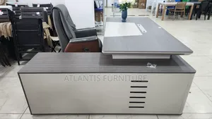 Executive Workers Desk With Chair