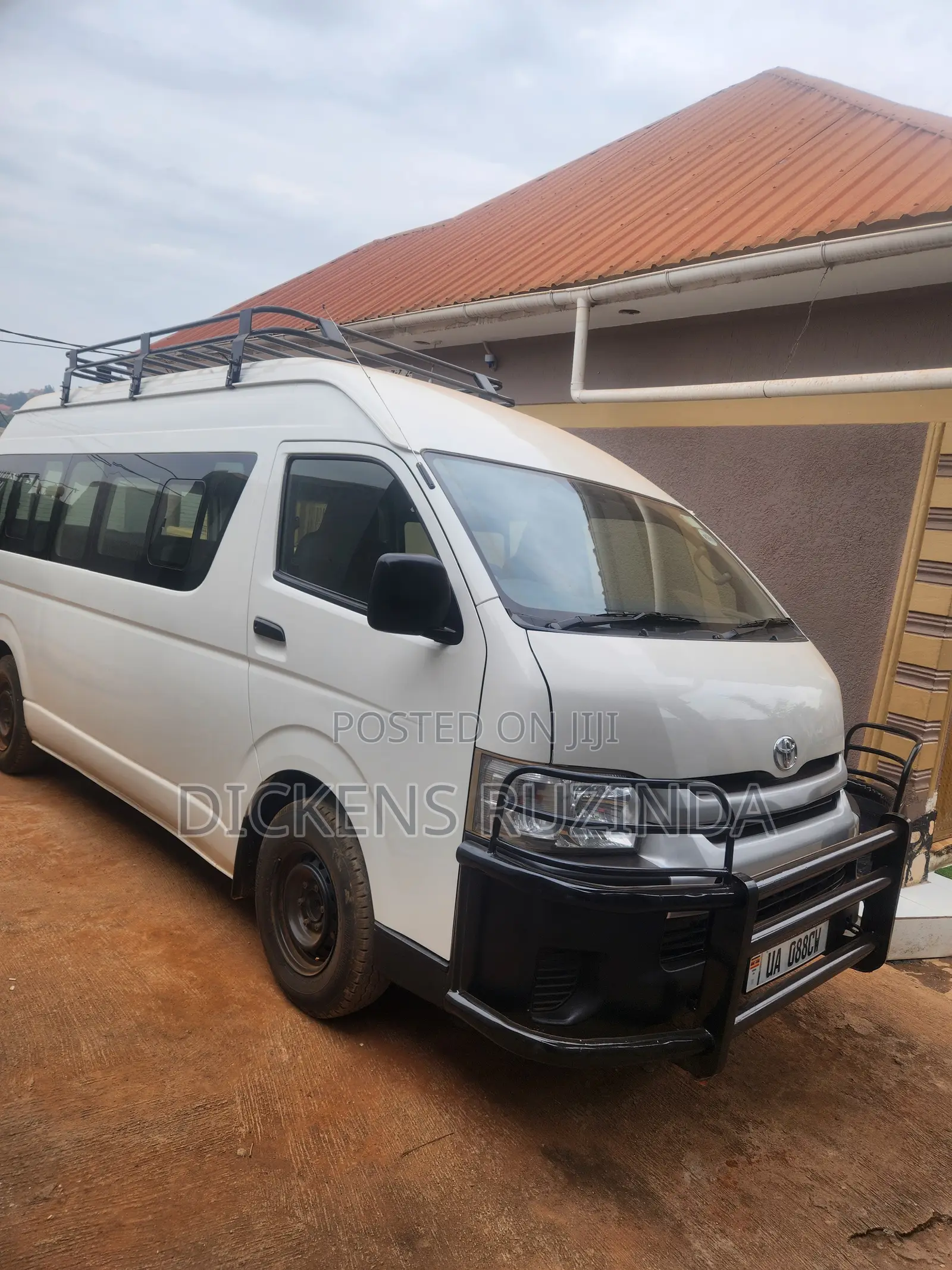 Toyota HiAce 2019 White