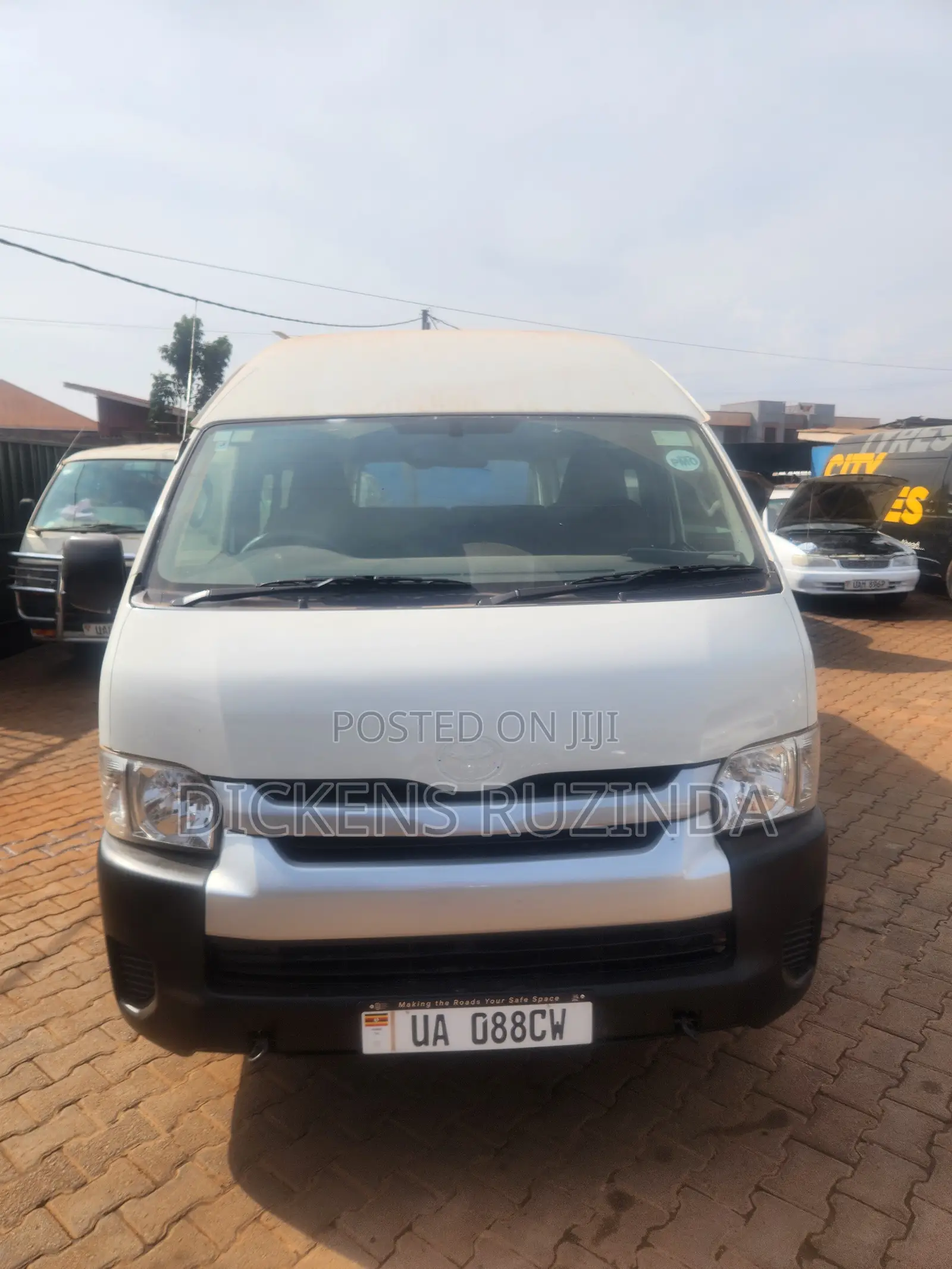 Toyota HiAce 2019 White