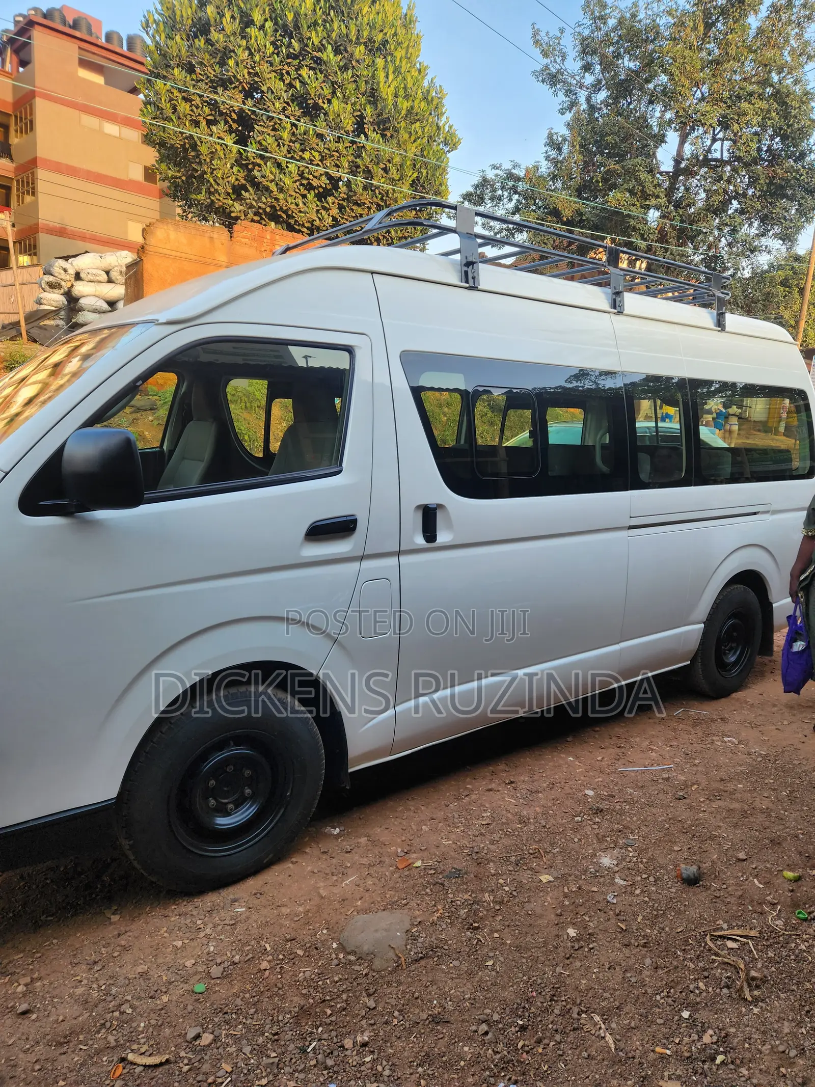Toyota HiAce 2019 White