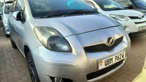 Toyota Vitz 2008 Silver
