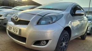Toyota Vitz 2008 Silver