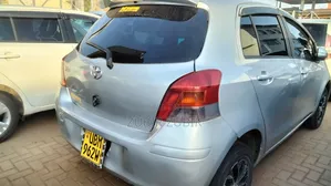 Toyota Vitz 2008 Silver