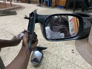 Noah 2008-2012 Side Mirror