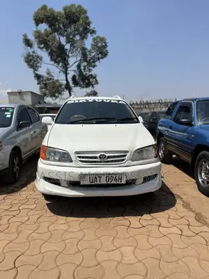 Toyota Ipsum 2004 White