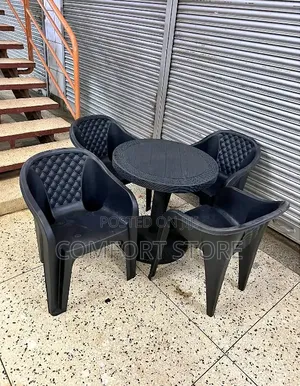 Round Table With Big Sofa Chairs in Black Plastic Table With 4 Chairs