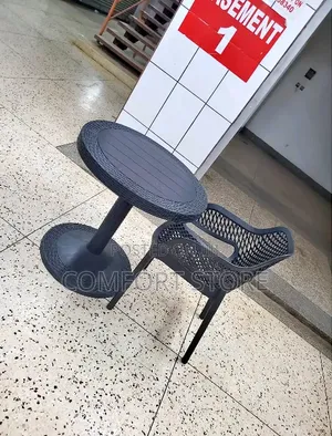 Round Plastic Table With 1 Plastic Chairs New Brands