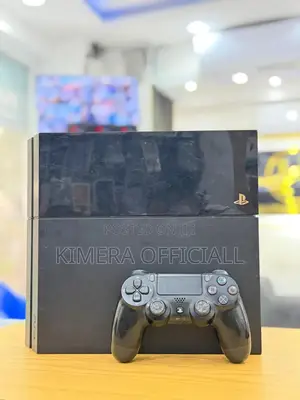 Playstation 4 Standard Jet Black – Reliable Gaming at a Great Price