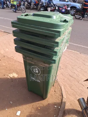 Heavy Duty 240l Plastic Dustbin With Wheels