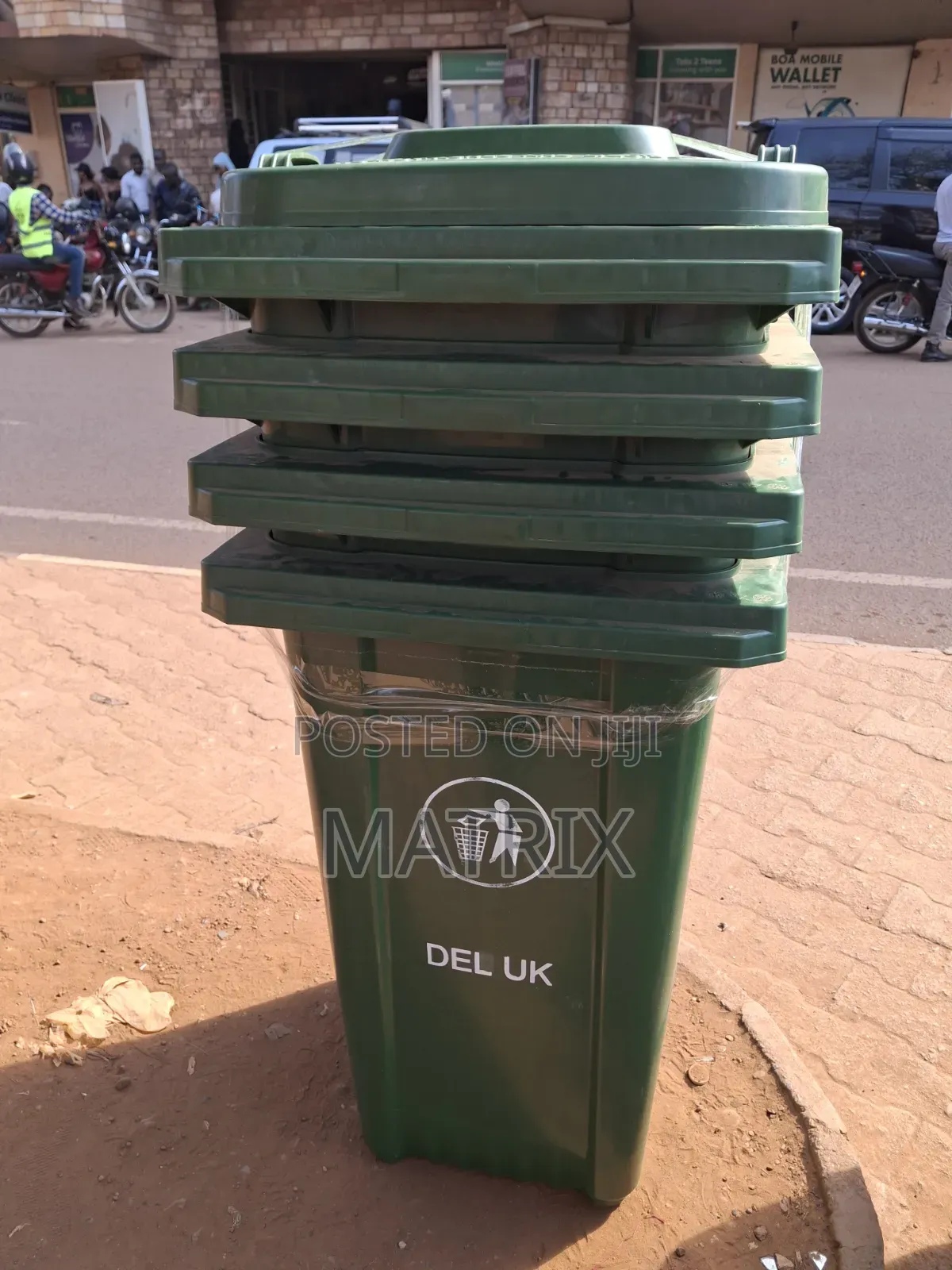 Heavy Duty 240l Plastic Dustbin With Wheels