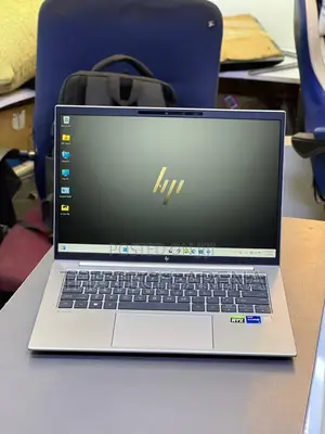 New Laptop HP ZBook Firefly 14 G10 32GB Intel Core i7 SSD 1T