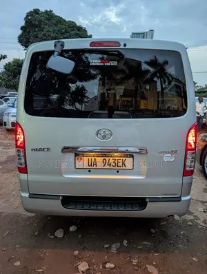 Toyota HiAce 2011 Silver