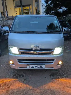 Toyota HiAce 2011 Silver