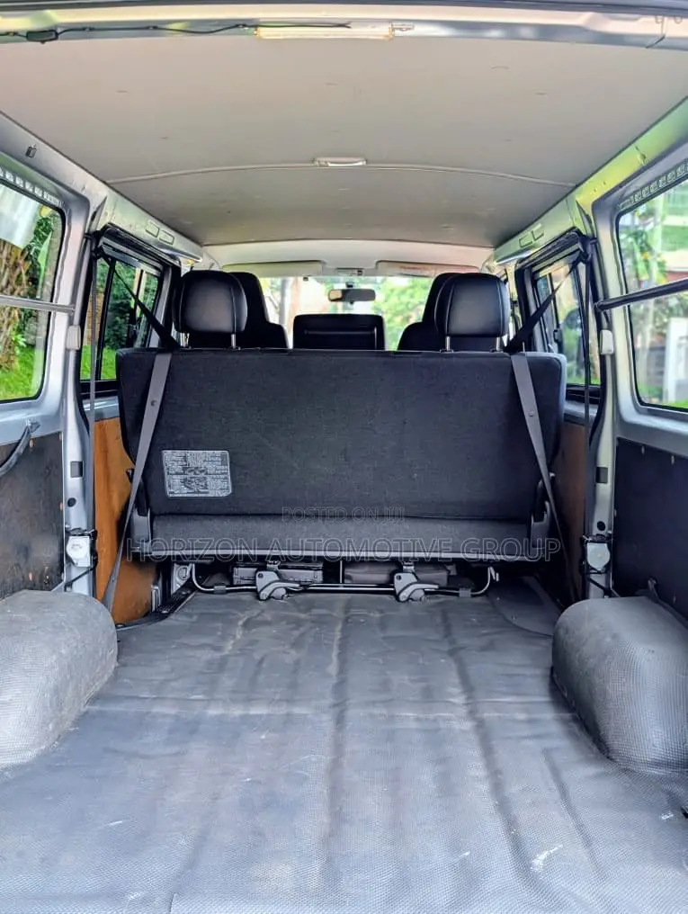 Toyota HiAce 2011 Silver