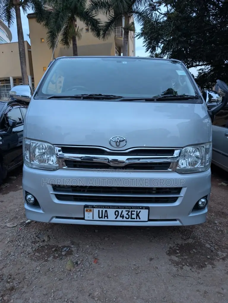Toyota HiAce 2011 Silver