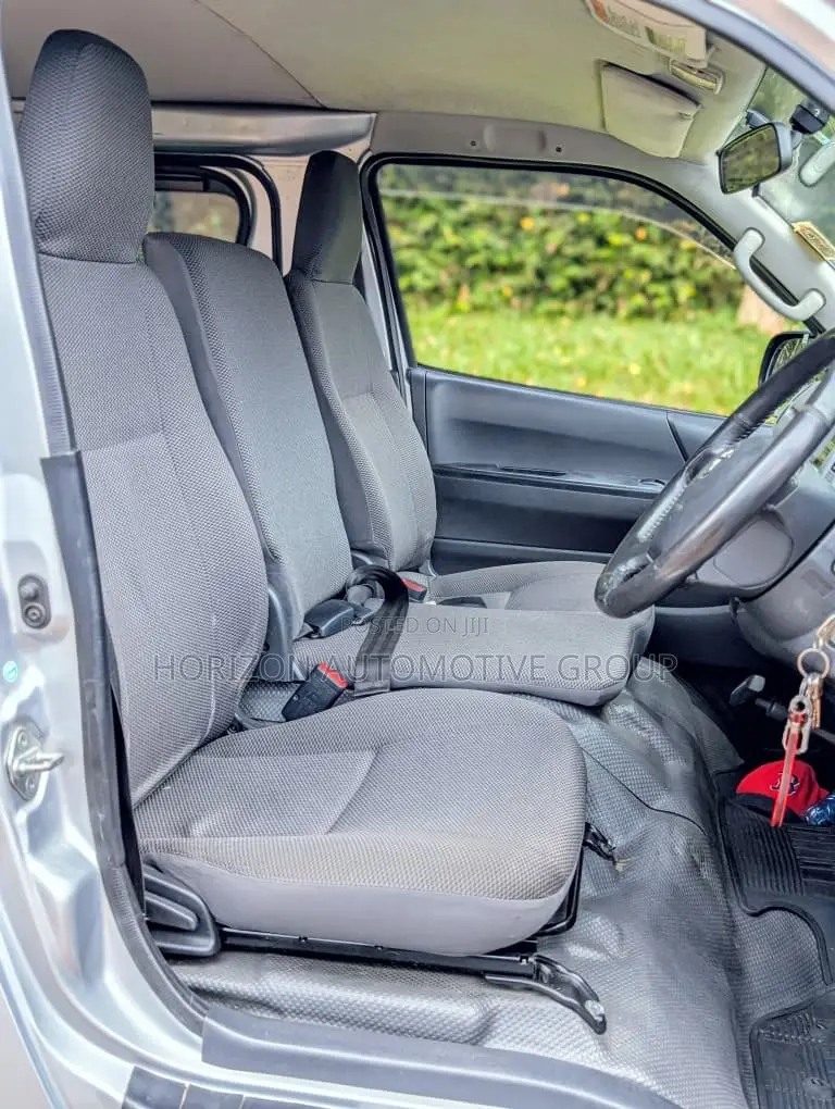 Toyota HiAce 2011 Silver