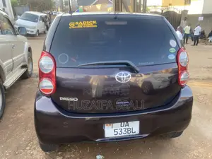 Toyota Passo 2014 Maroon