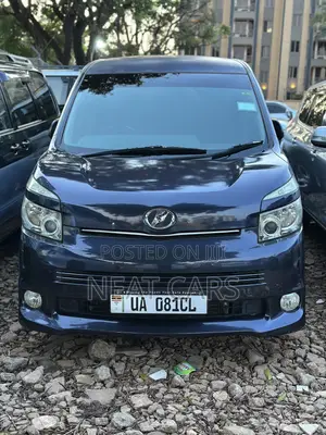Toyota Noah 2011 Blue