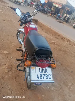 Bajaj Boxer 100 2025 Red
