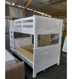4x6 White Decker Bed