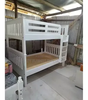 4x6 White Decker Bed