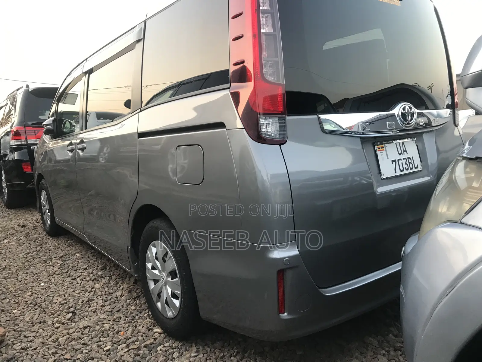 Toyota Noah 2016 Silver