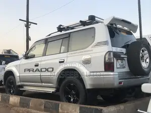 Toyota Land Cruiser 2000 Silver