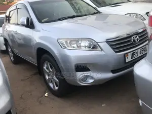Toyota Vanguard 2010 Silver
