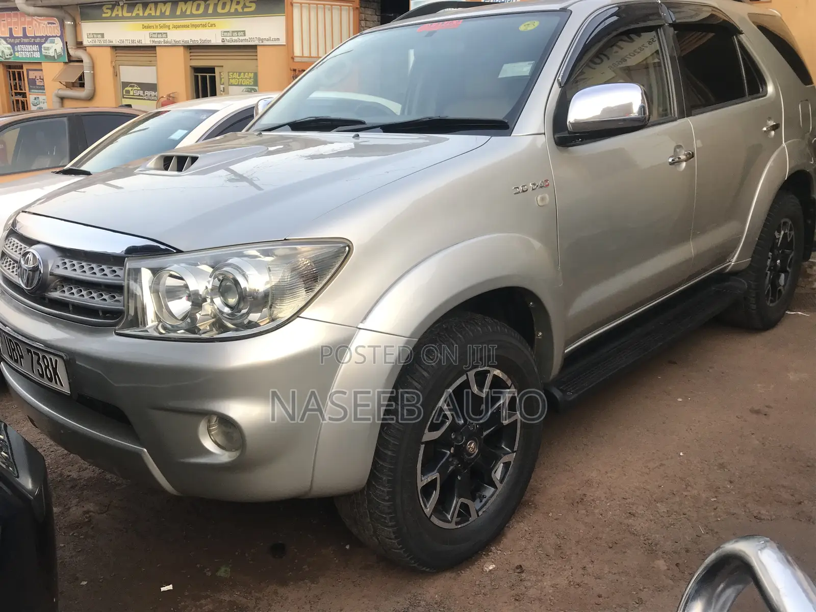 Toyota Fortuner 2011 Silver