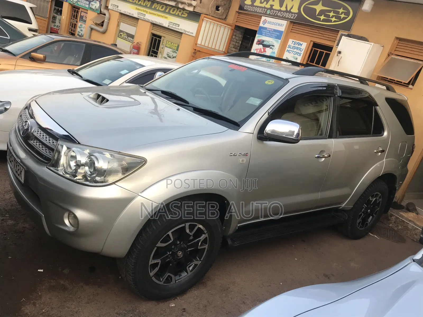 Toyota Fortuner 2011 Silver
