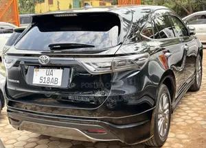 Toyota Harrier 2.0 2016 Black