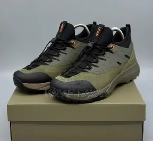 Men’S Classic Green Ecco Sagestride Casual Leather Sneakers