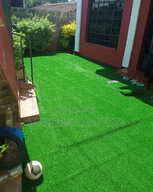 Lopic Green Grass
