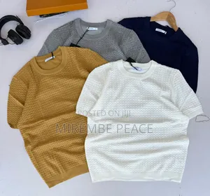 Round Neck Knitted Shirts