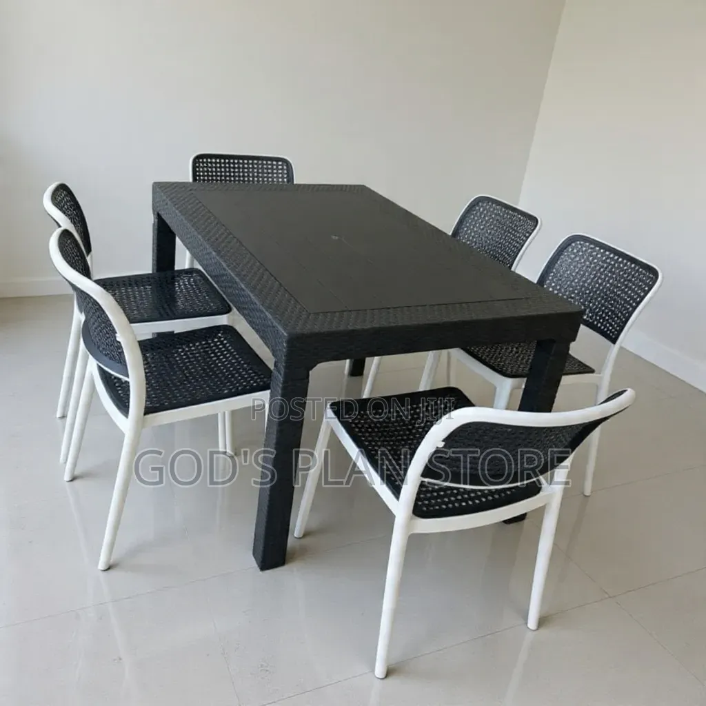 Home Apartment Restaurant Cafes Plastic Table and Chairs for Dining