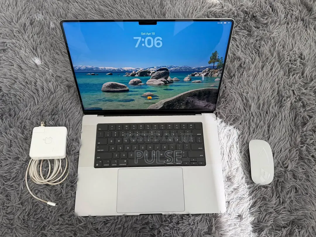 Laptop Apple MacBook Pro 2024 M4 16GB Apple M4 Pro SSD 512GB